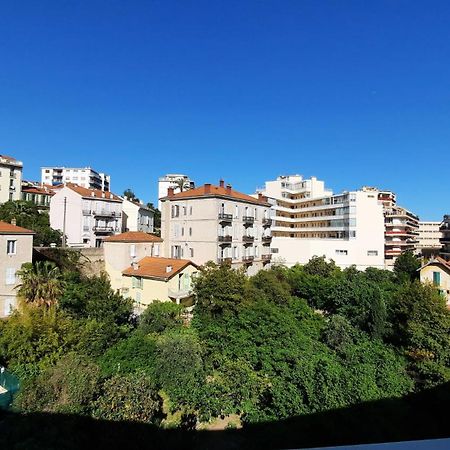 Sunny Mercury - Room In Apartment Cannes Esterno foto