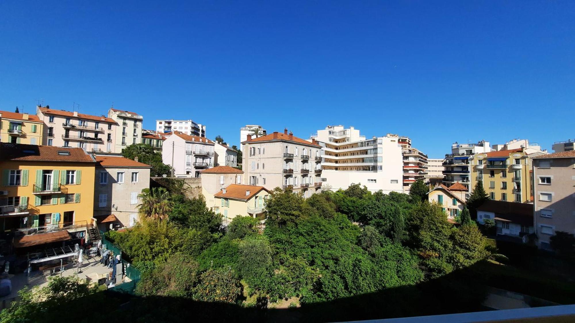 Sunny Mercury - Room In Apartment Cannes Esterno foto