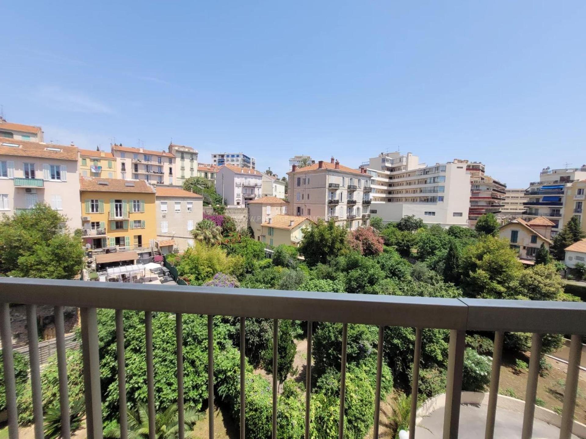 Sunny Mercury - Room In Apartment Cannes Esterno foto